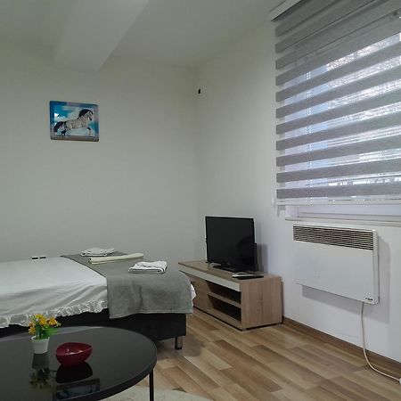 Sleep And Drive No7 Apartment ซาราเยโว ภายนอก รูปภาพ